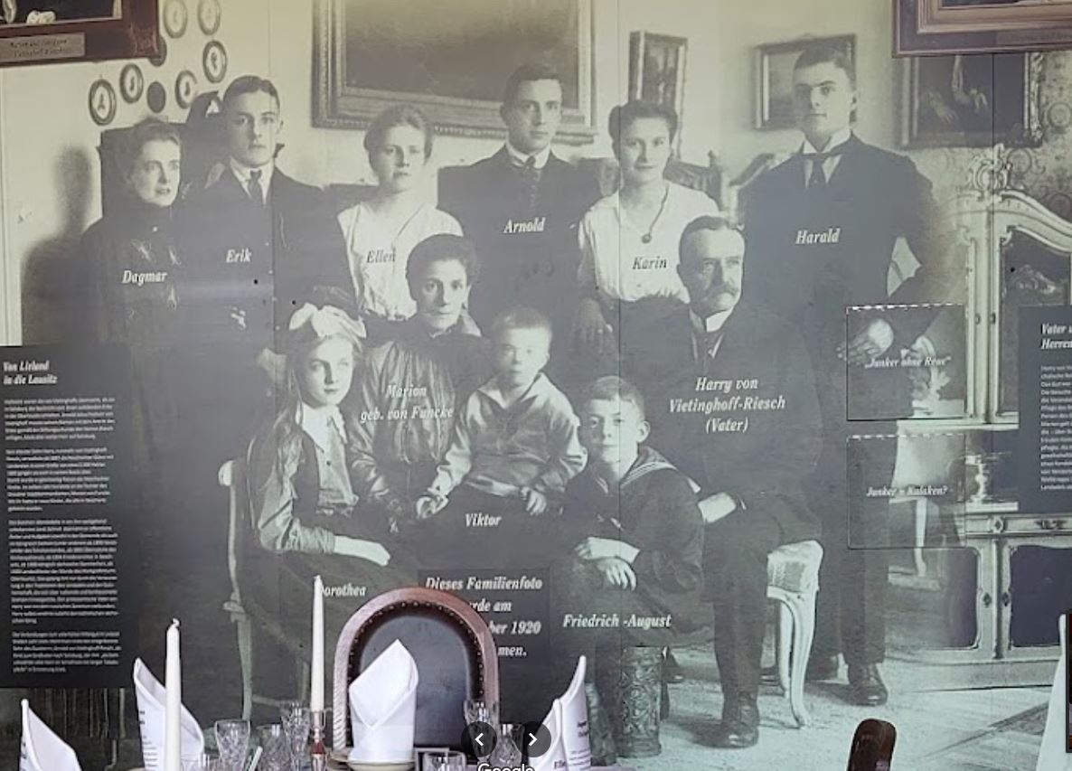 Harija f. Fītinghofa ģimene Nešvices muižā